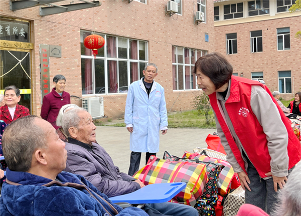 市城投集團(tuán)開展平安景德鎮(zhèn)志愿者學(xué)雷鋒活動